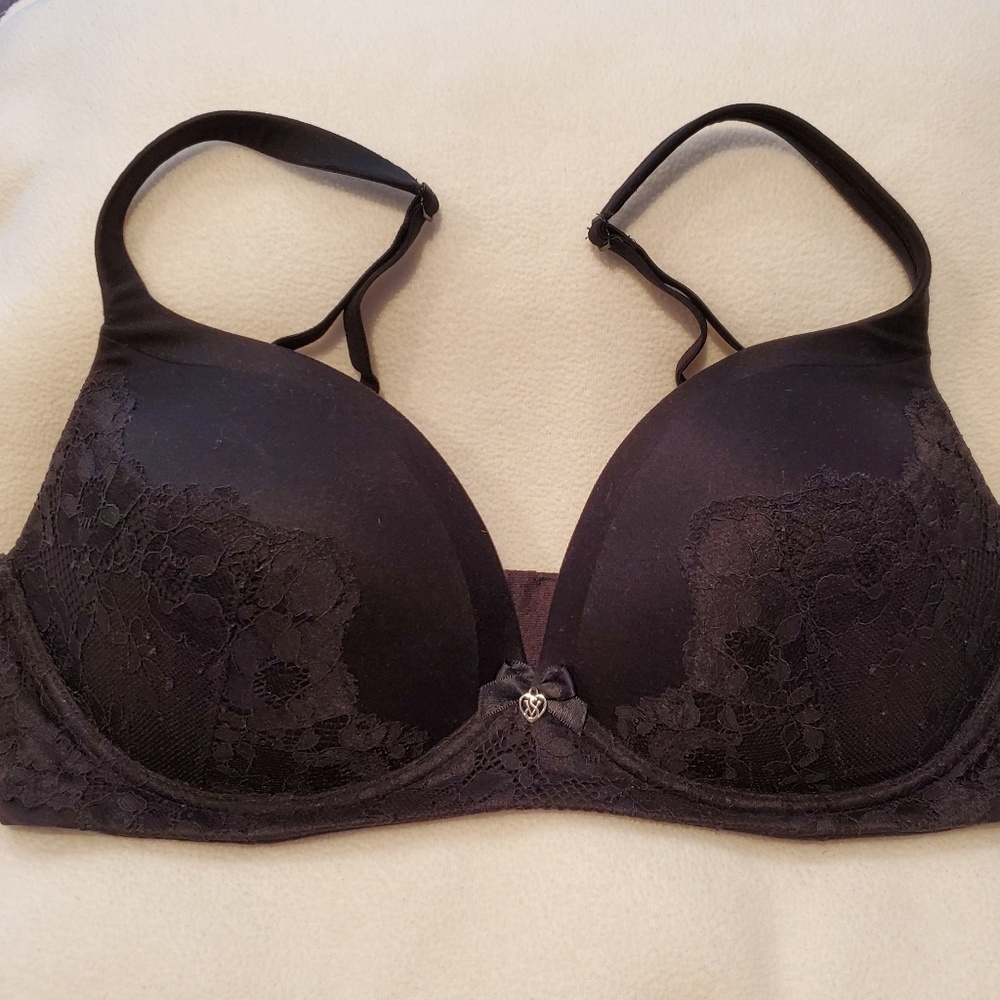 Victoria Secret Body by Victoria No Wire Bra